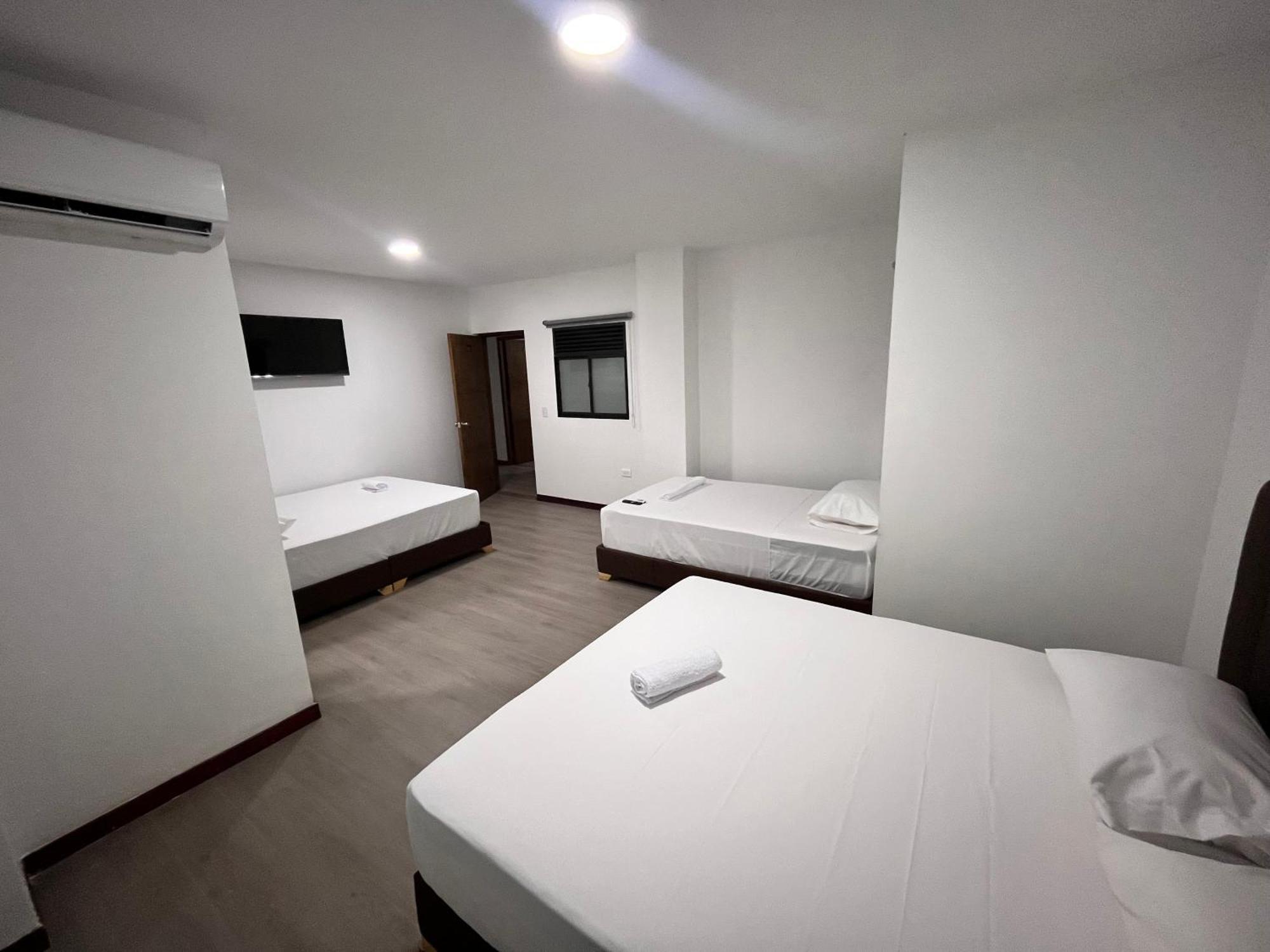 Hotel Gallery By 70 Medellín Kültér fotó