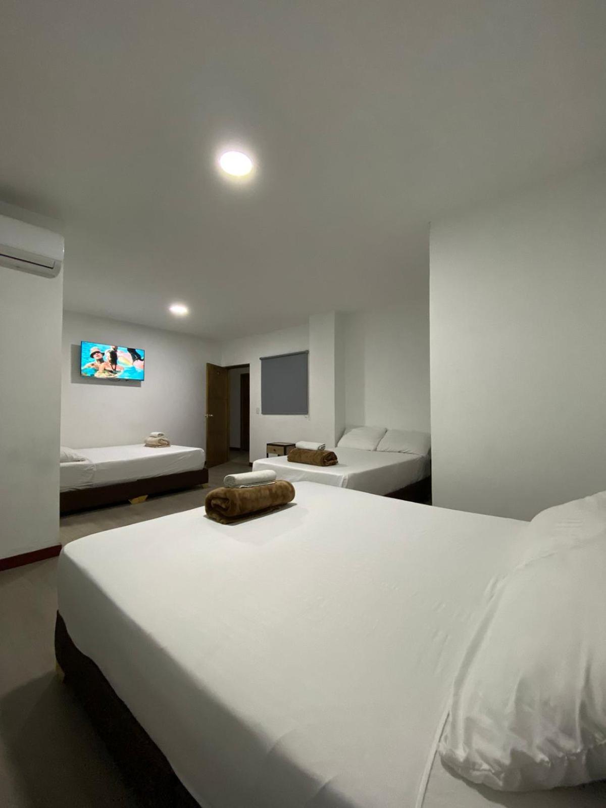 Hotel Gallery By 70 Medellín Kültér fotó