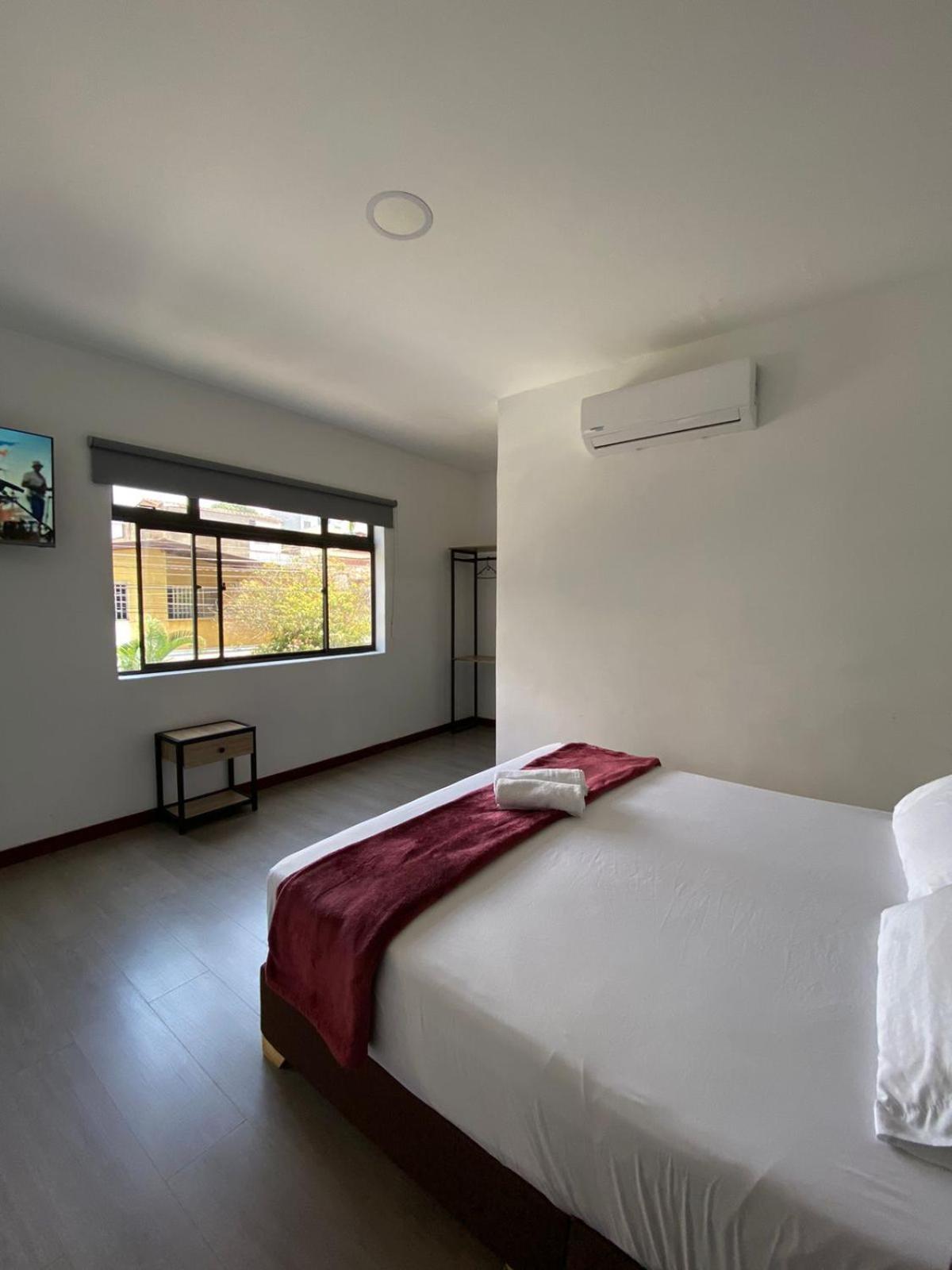 Hotel Gallery By 70 Medellín Kültér fotó