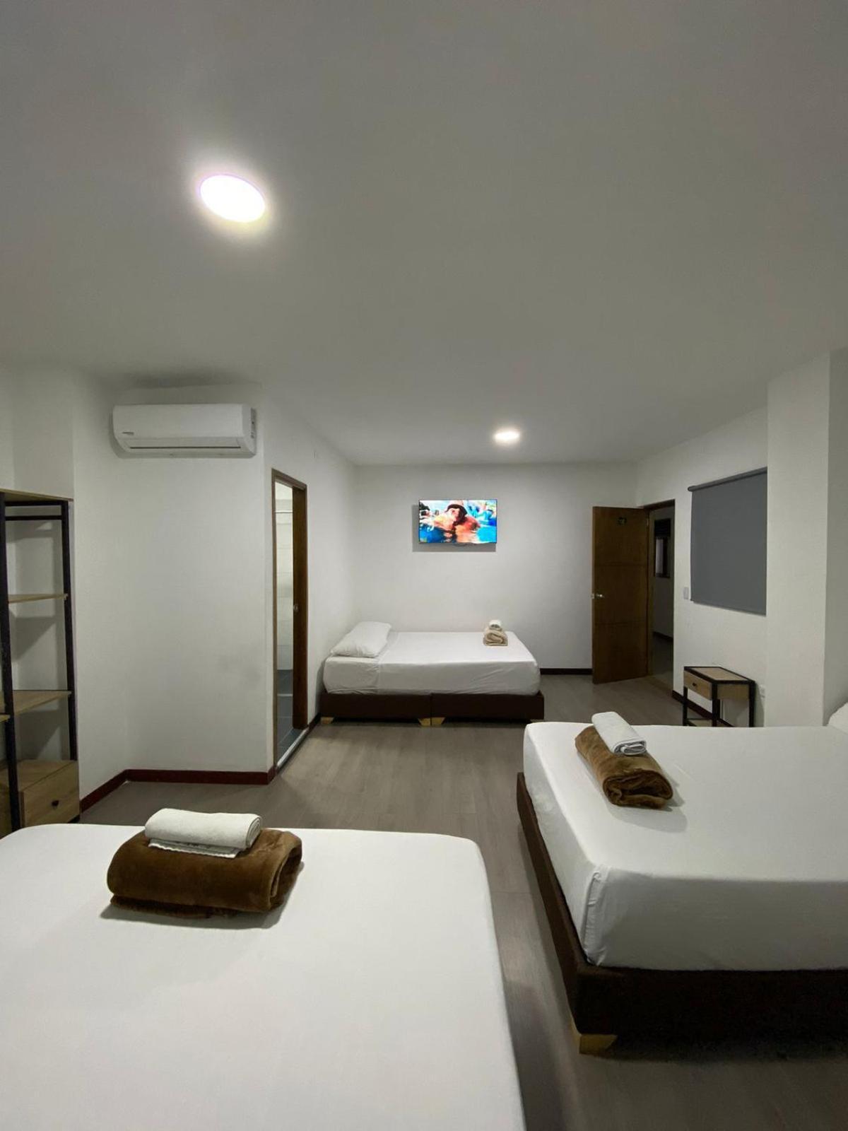 Hotel Gallery By 70 Medellín Kültér fotó